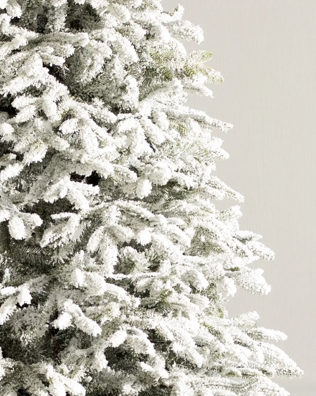Sapins de Noël artificiels de Fraser enneigés